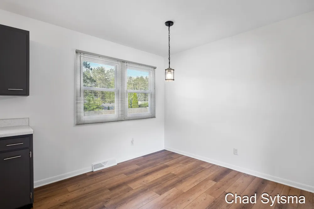 1643 Stonewood Drive SE Lowell Charter Township, MI 49331