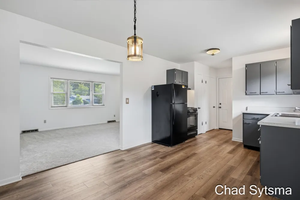 1643 Stonewood Drive SE Lowell Charter Township, MI 49331