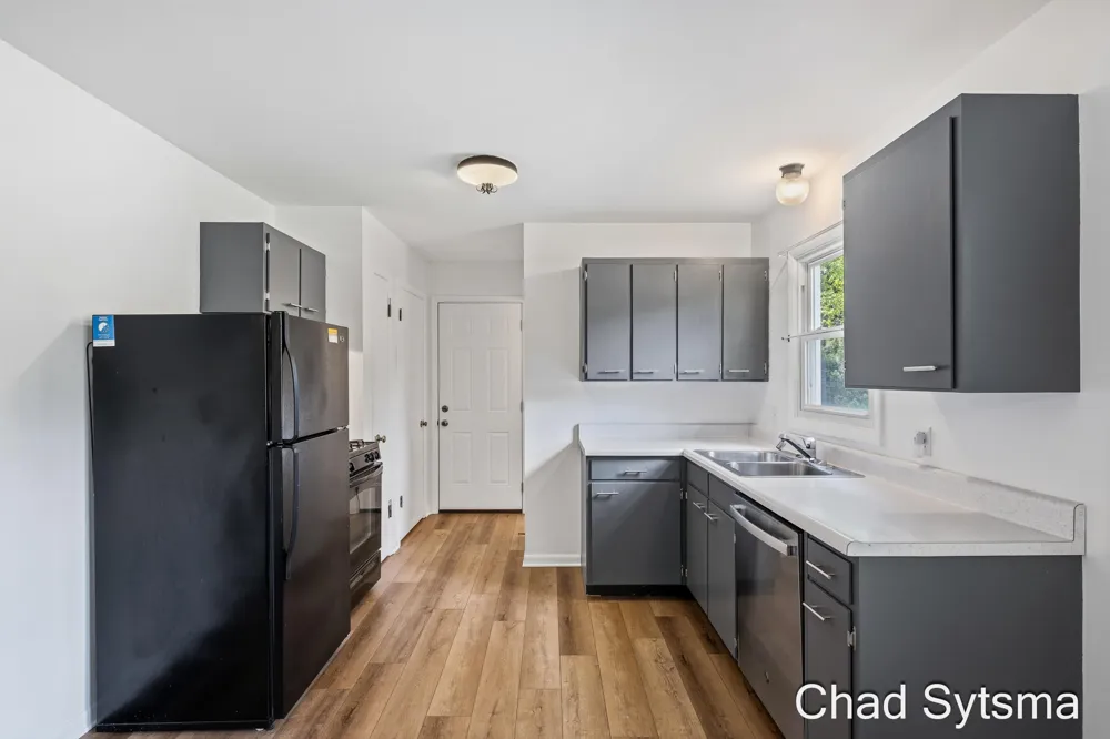 1643 Stonewood Drive SE Lowell Charter Township, MI 49331