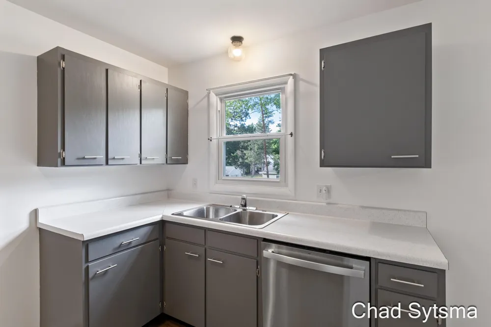 1643 Stonewood Drive SE Lowell Charter Township, MI 49331
