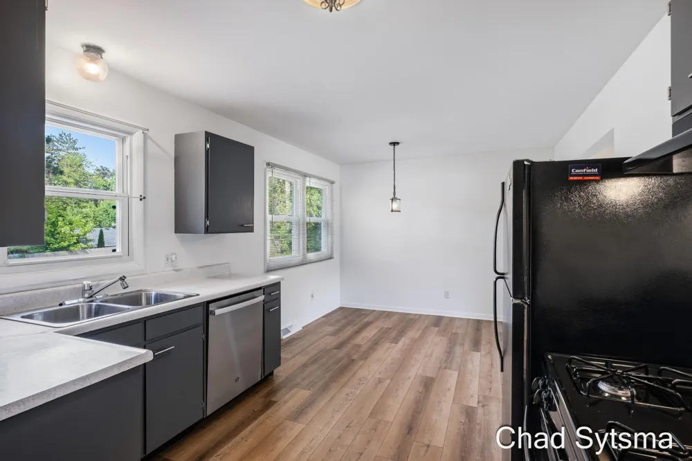1643 Stonewood Drive SE Lowell Charter Township, MI 49331