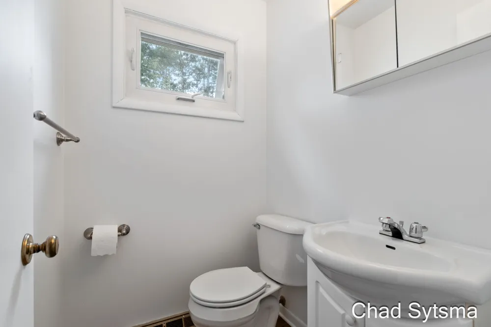 1643 Stonewood Drive SE Lowell Charter Township, MI 49331