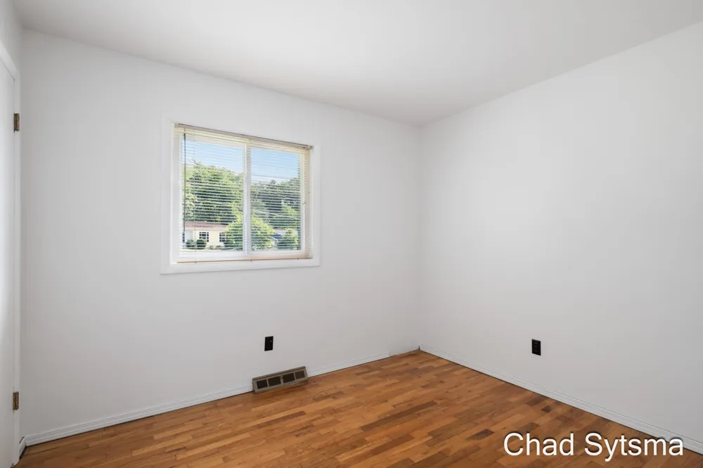 1643 Stonewood Drive SE Lowell Charter Township, MI 49331