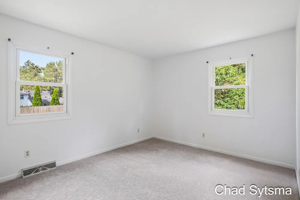 1643 Stonewood Drive SE Lowell Charter Township, MI 49331