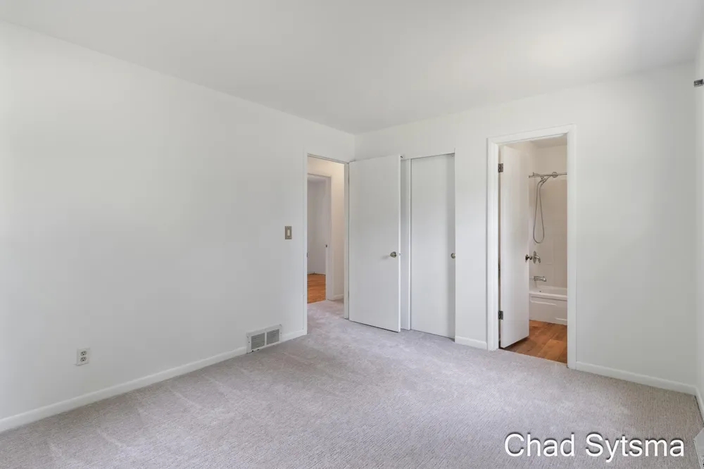 1643 Stonewood Drive SE Lowell Charter Township, MI 49331