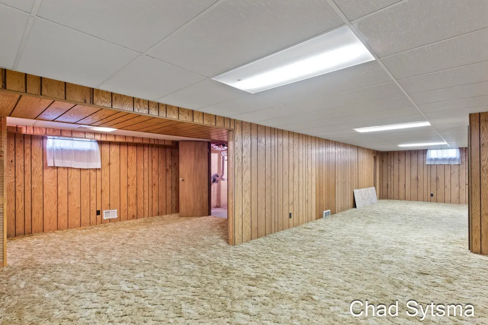 1643 Stonewood Drive SE Lowell Charter Township, MI 49331