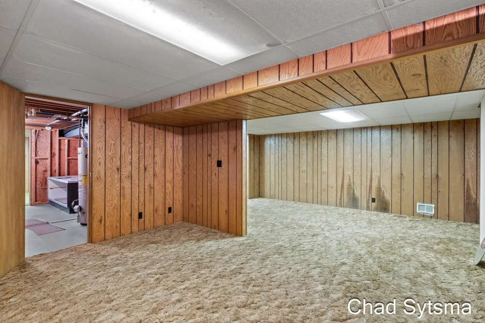 1643 Stonewood Drive SE Lowell Charter Township, MI 49331