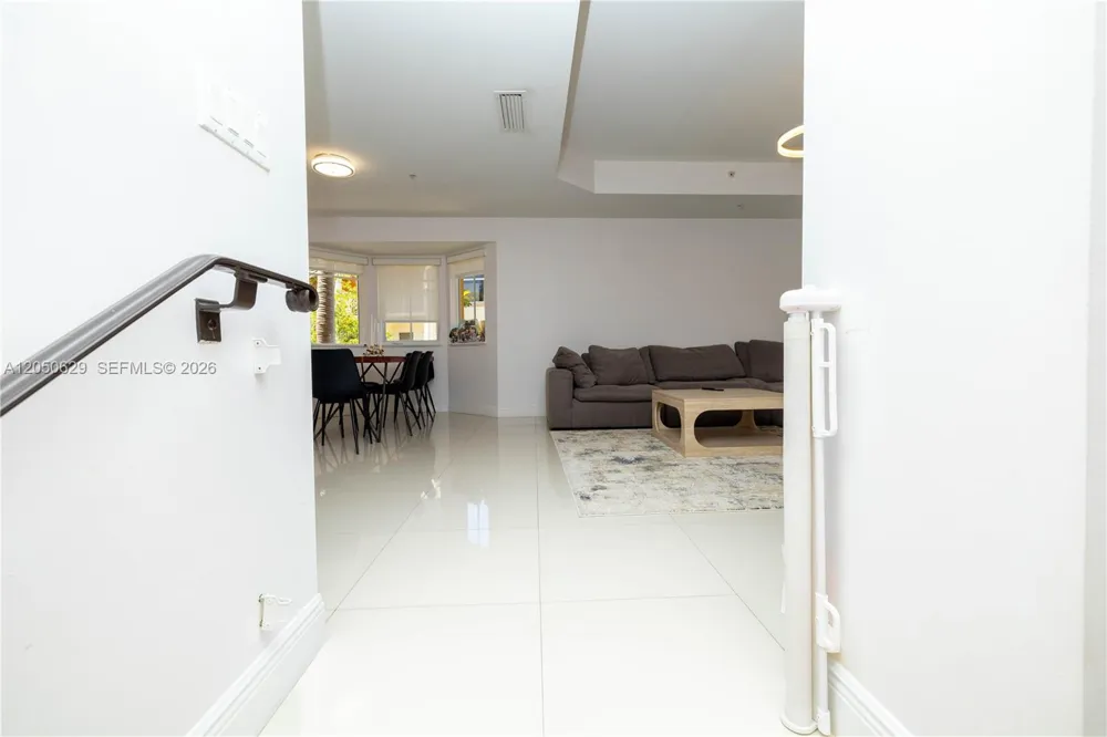 18451 NE 27th Pl Aventura, FL 33160