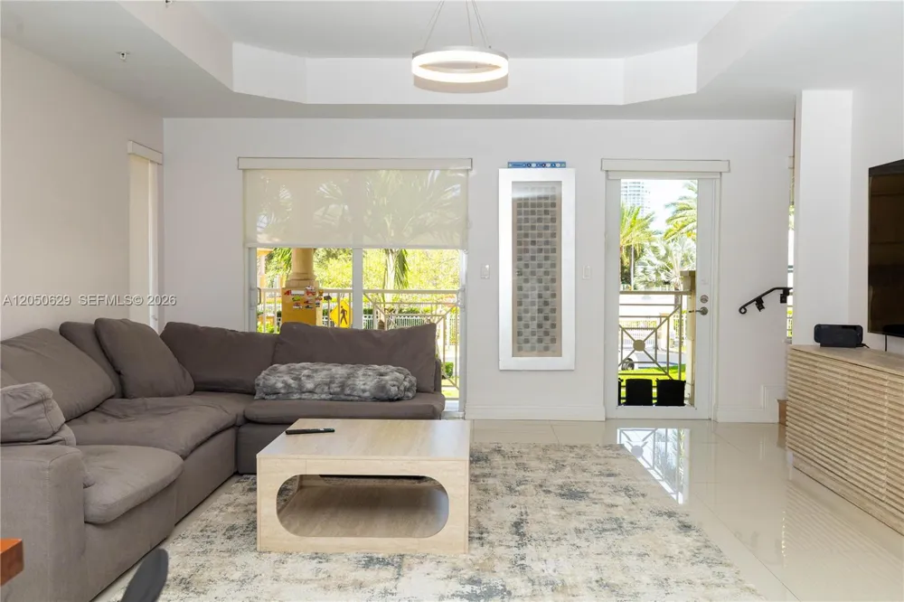 18451 NE 27th Pl Aventura, FL 33160