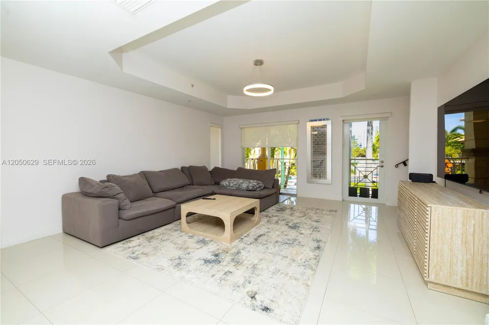 18451 NE 27th Pl Aventura, FL 33160