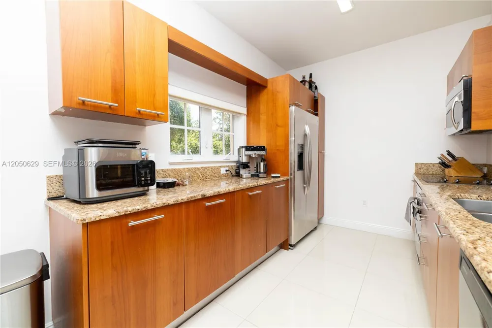18451 NE 27th Pl Aventura, FL 33160