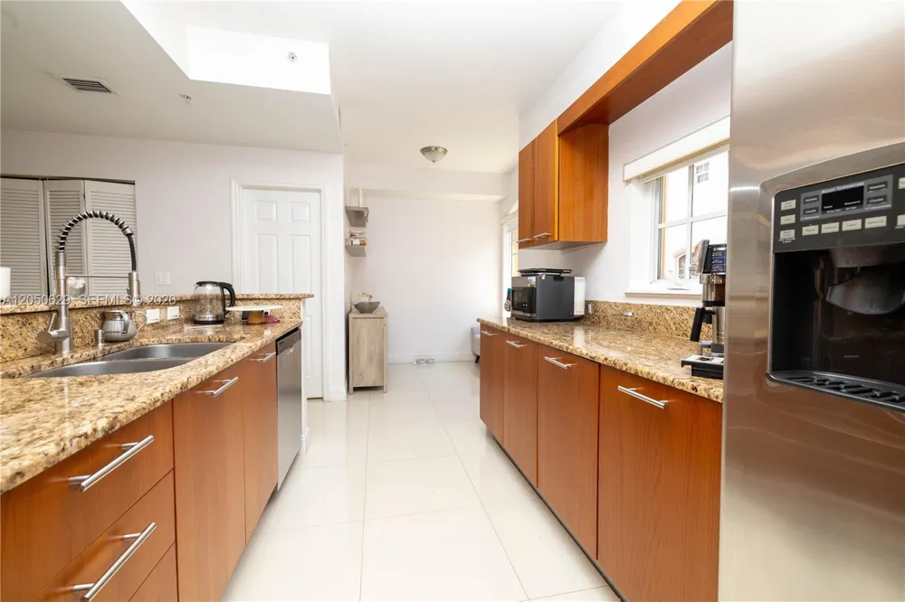 18451 NE 27th Pl Aventura, FL 33160