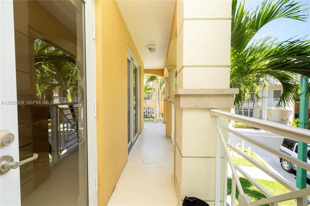 18451 NE 27th Pl Aventura, FL 33160