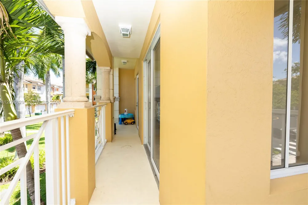 18451 NE 27th Pl Aventura, FL 33160