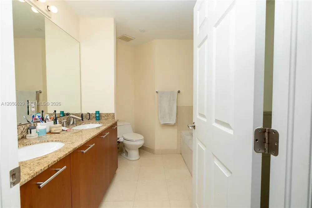18451 NE 27th Pl Aventura, FL 33160