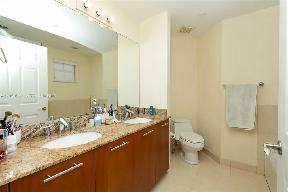 18451 NE 27th Pl Aventura, FL 33160