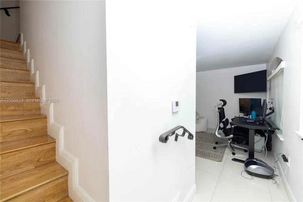 18451 NE 27th Pl Aventura, FL 33160