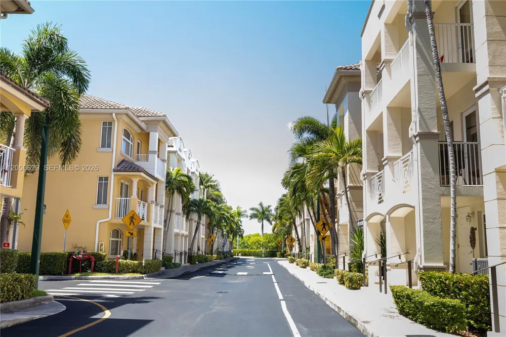 18451 NE 27th Pl Aventura, FL 33160