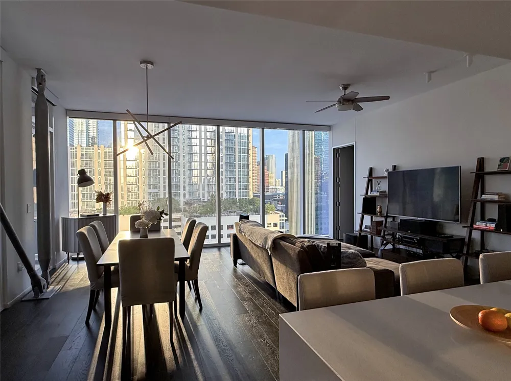 301 West Avenue #1204 Austin, TX 78701