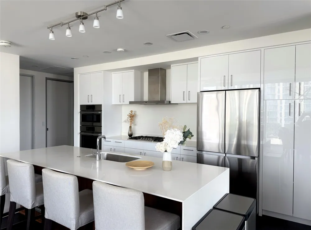 301 West Avenue #1204 Austin, TX 78701