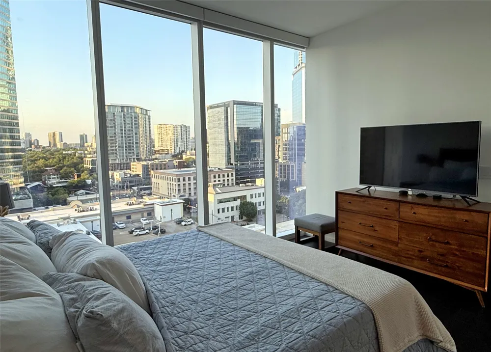 301 West Avenue #1204 Austin, TX 78701