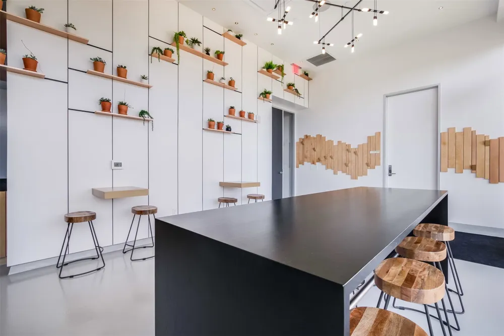 301 West Avenue #1204 Austin, TX 78701