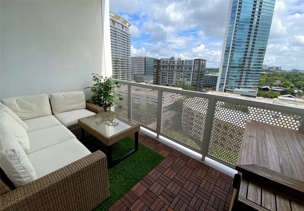 301 West Avenue #1204 Austin, TX 78701