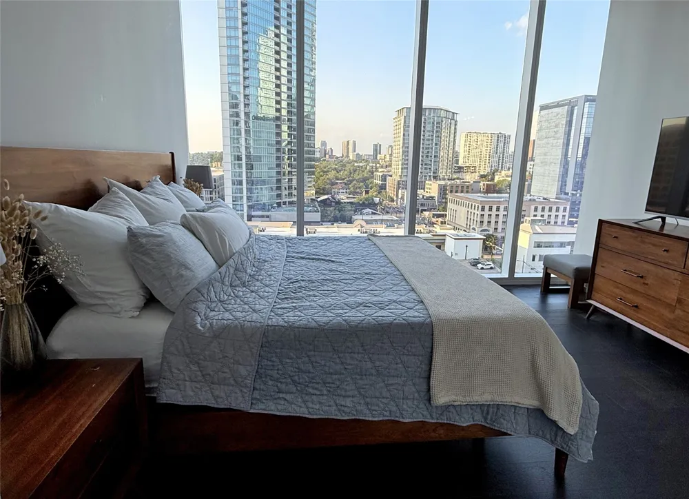 301 West Avenue #1204 Austin, TX 78701