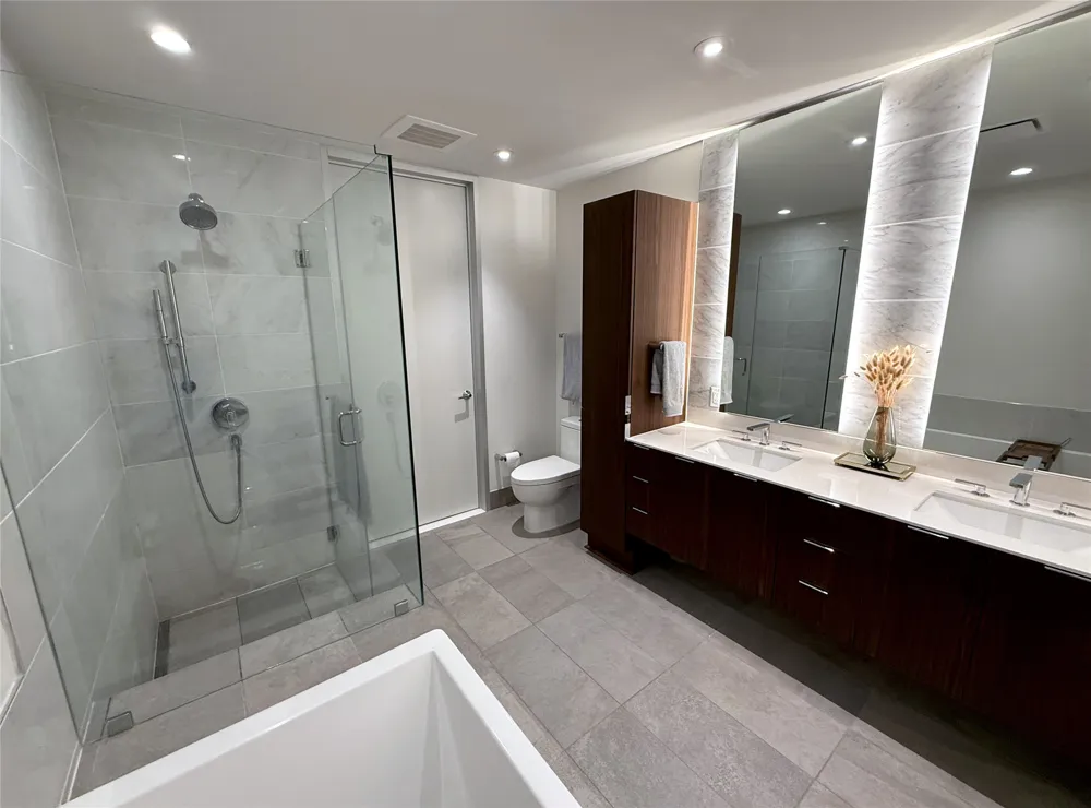 301 West Avenue #1204 Austin, TX 78701