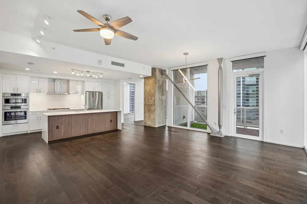 301 West Avenue #1204 Austin, TX 78701