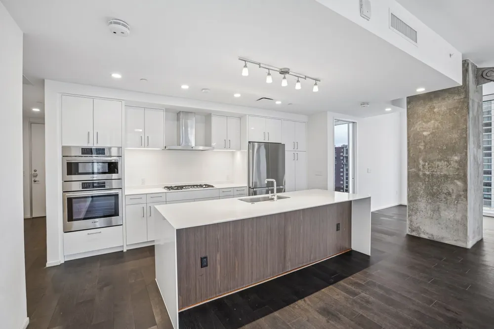 301 West Avenue #1204 Austin, TX 78701