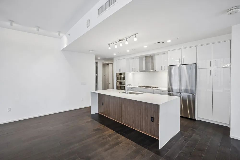 301 West Avenue #1204 Austin, TX 78701