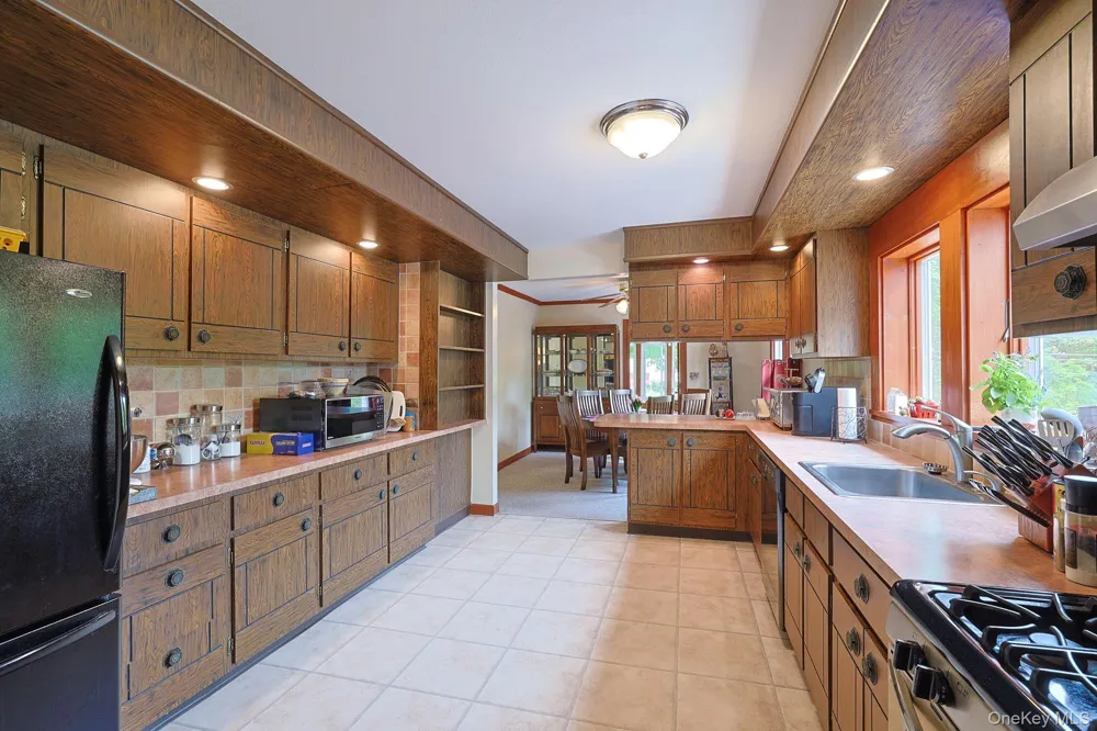 3253 State Route 52 Pine Bush, NY 12566