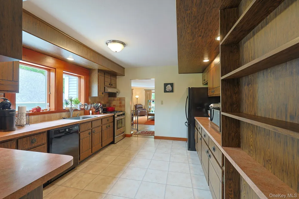 3253 State Route 52 Pine Bush, NY 12566