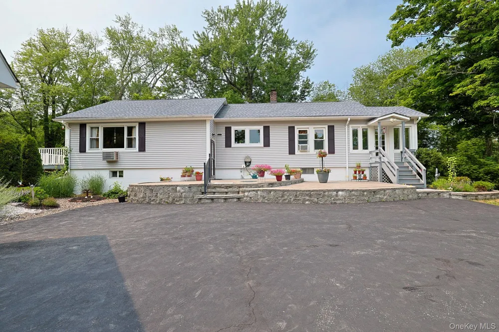 3253 State Route 52 Pine Bush, NY 12566