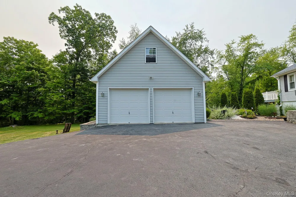3253 State Route 52 Pine Bush, NY 12566
