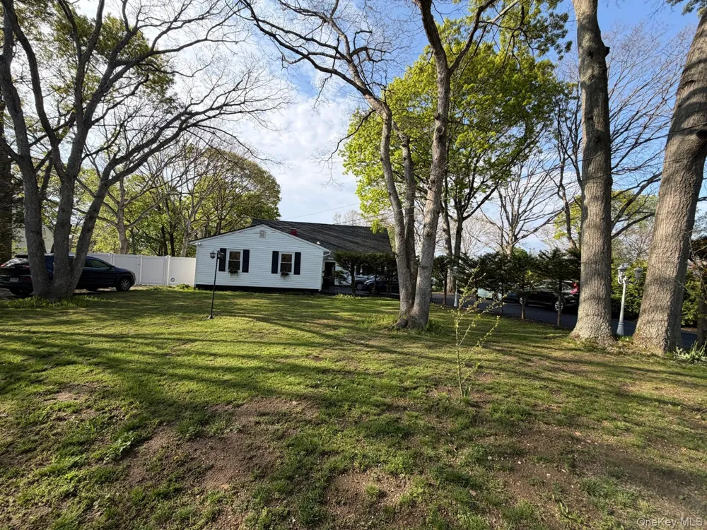 41 Fig Street Central Islip, NY 11722