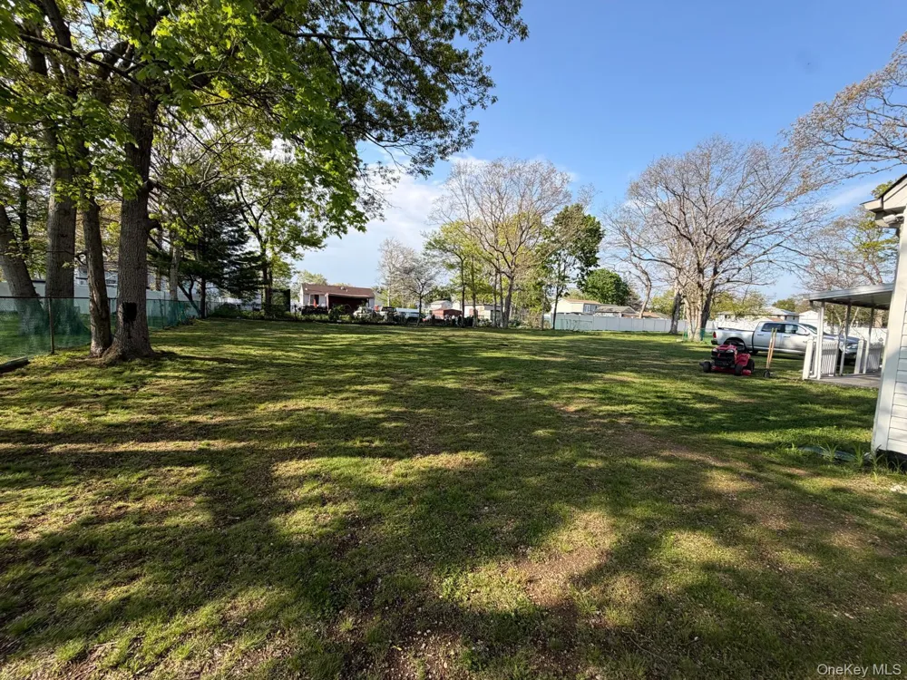 41 Fig Street Central Islip, NY 11722