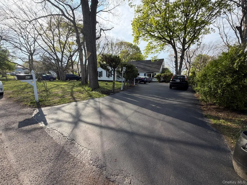 41 Fig Street Central Islip, NY 11722
