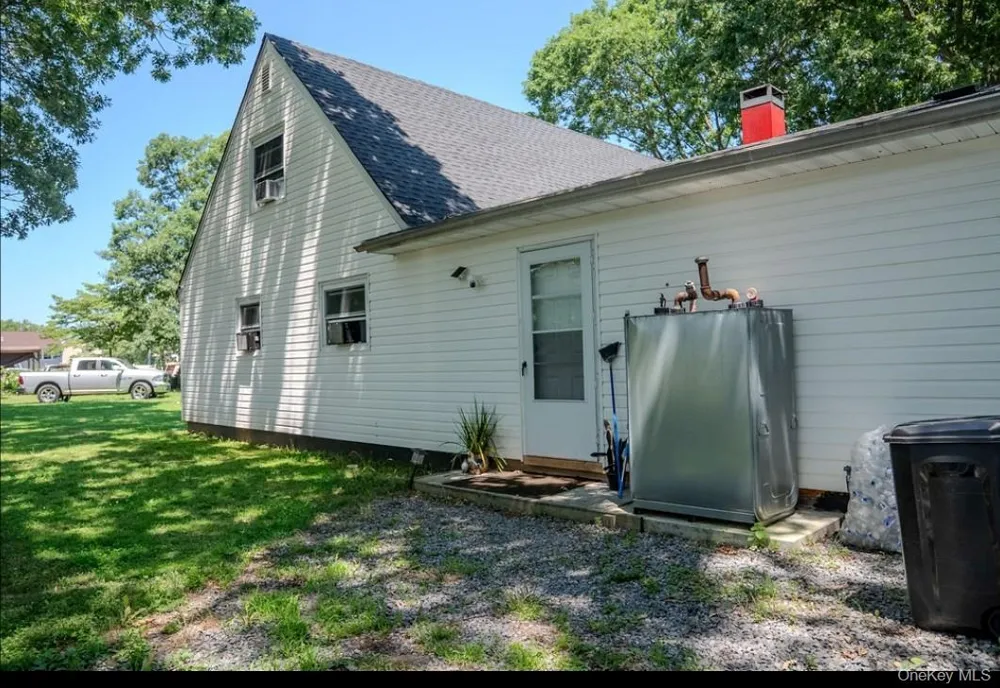 41 Fig Street Central Islip, NY 11722