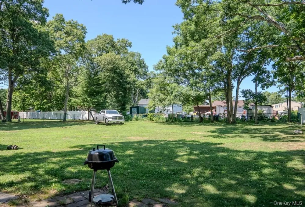 41 Fig Street Central Islip, NY 11722