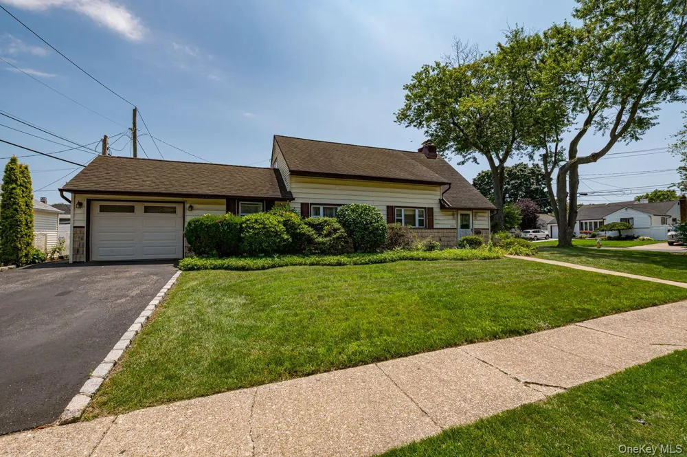 2052 Wilson Lane East Meadow, NY 11554