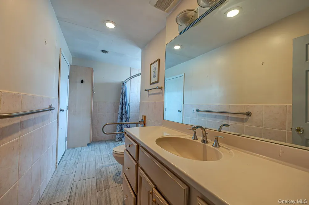 2052 Wilson Lane East Meadow, NY 11554
