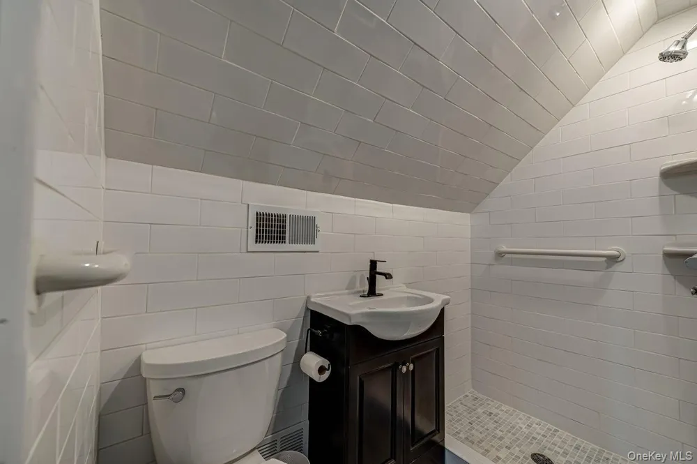 2052 Wilson Lane East Meadow, NY 11554