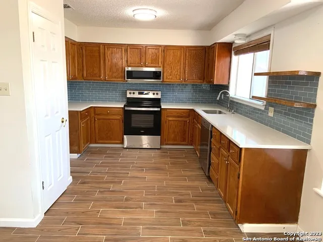 12242 Brownstone St Live Oak, TX 78233