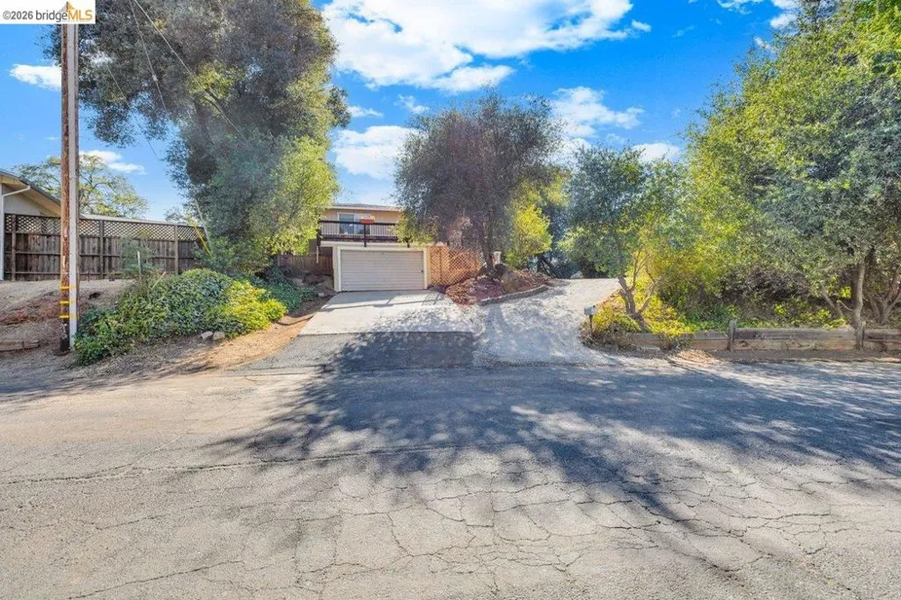19264 Rockridge Way Sonora, CA 95370