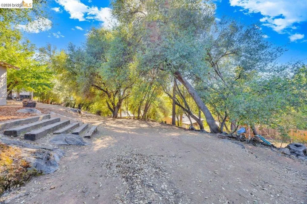 19264 Rockridge Way Sonora, CA 95370