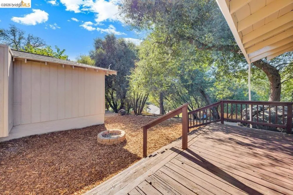19264 Rockridge Way Sonora, CA 95370