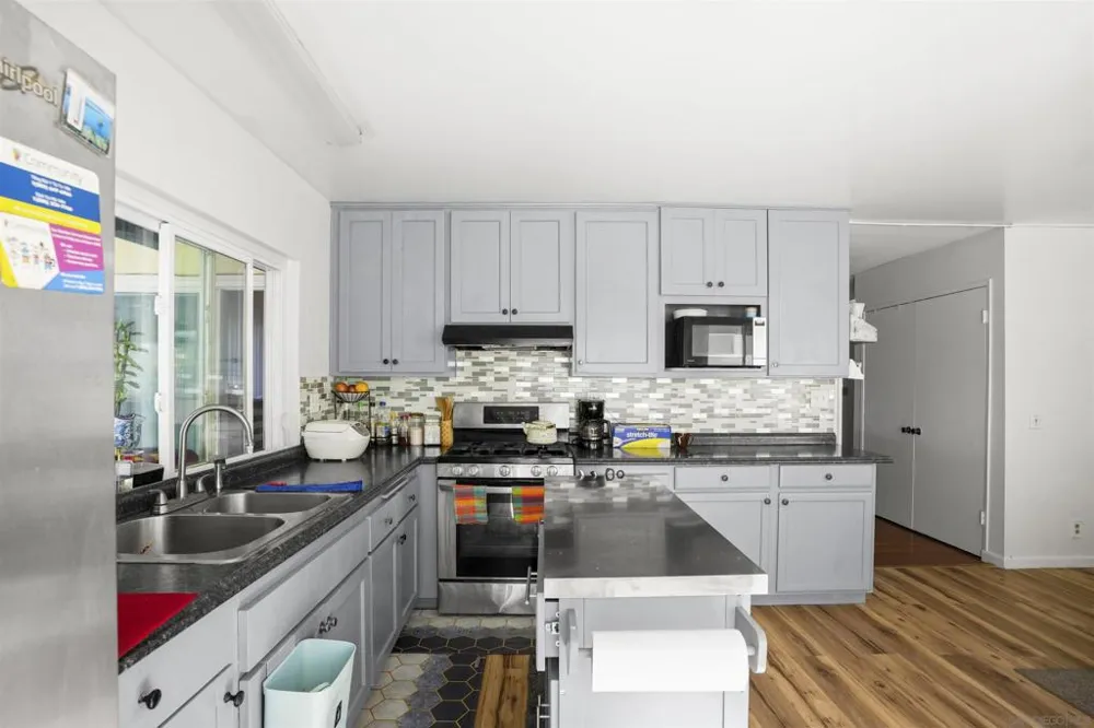 14513 Mirando Poway, CA 92064