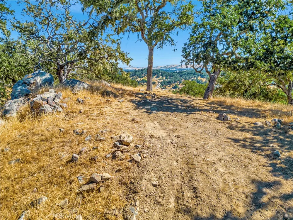 6452 Alta Pradera Atascadero, CA 93422